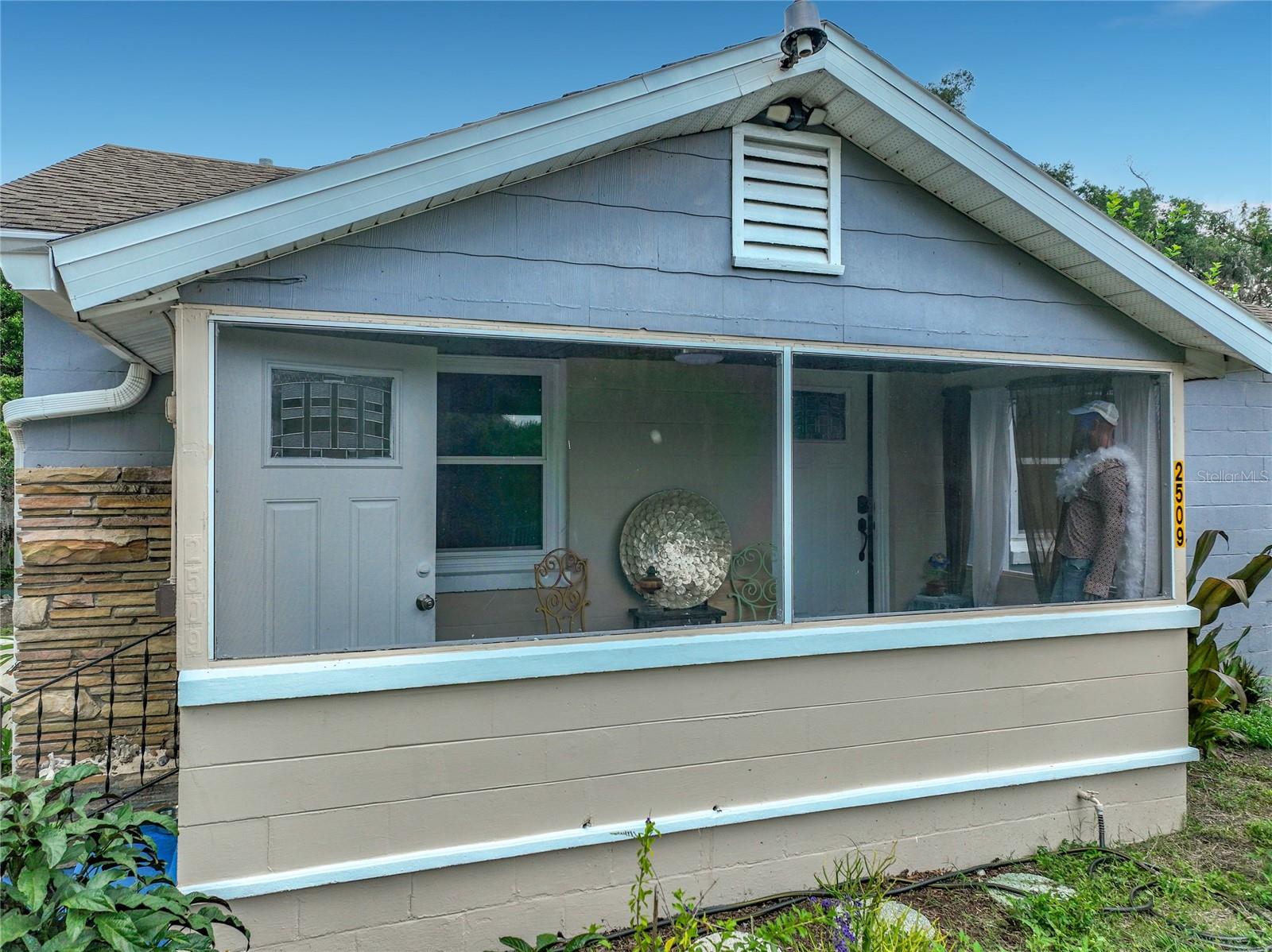 2509 SHANNON ROAD
