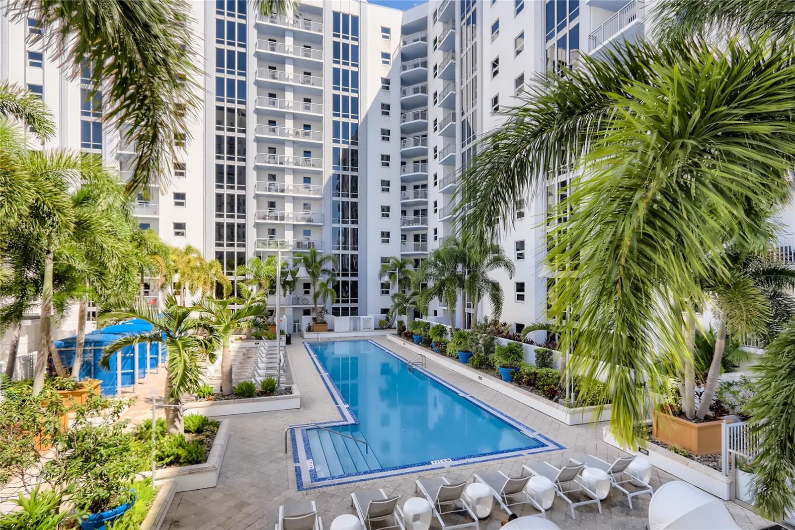 PARAMOUNT/LK EOLA - Residential Lease