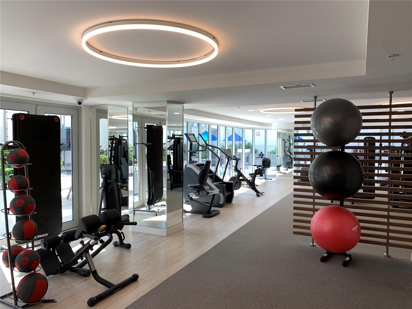 PARAMOUNT/LK EOLA - Residential Lease