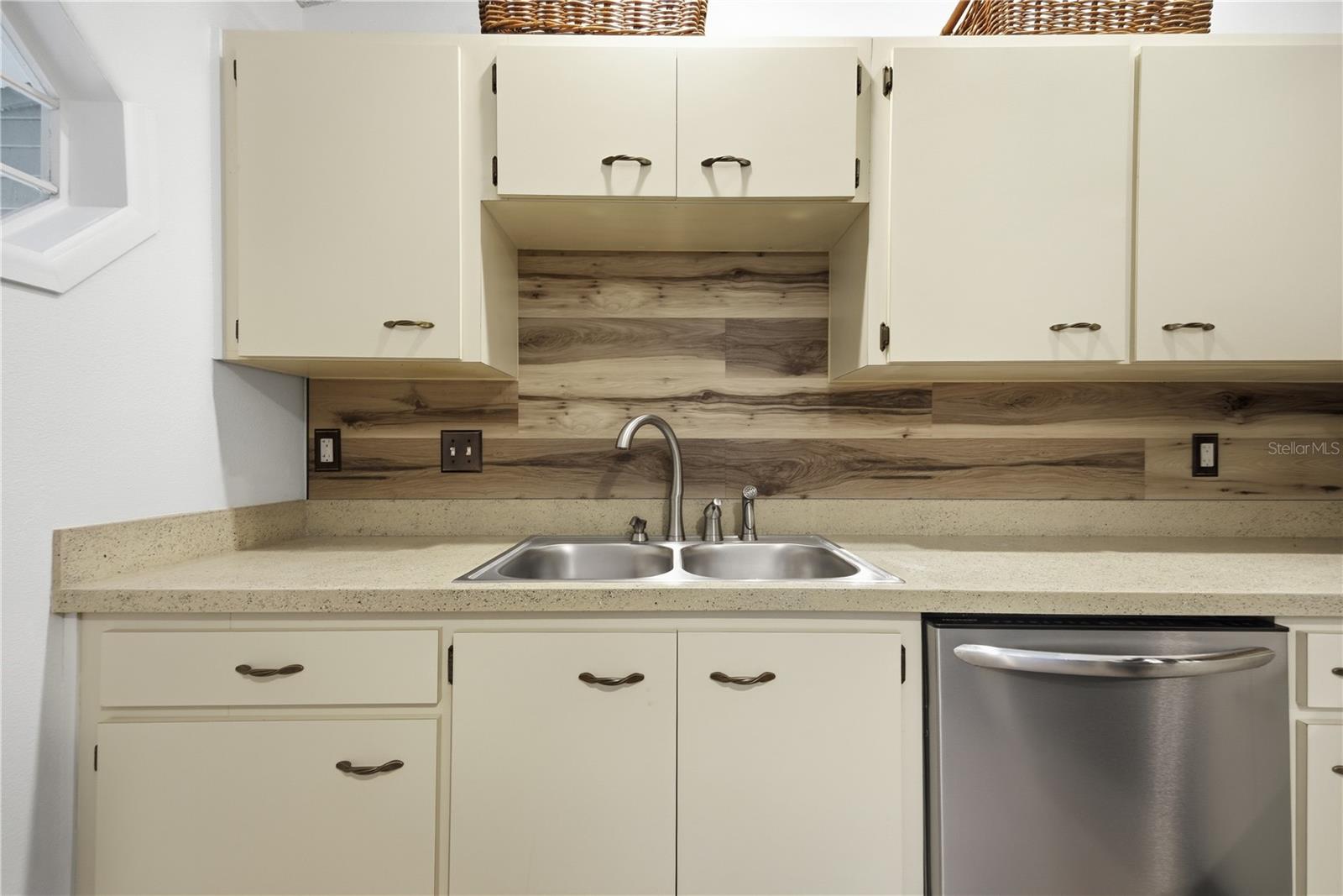 RAINTREE VILLAGE CONDO N - Residential