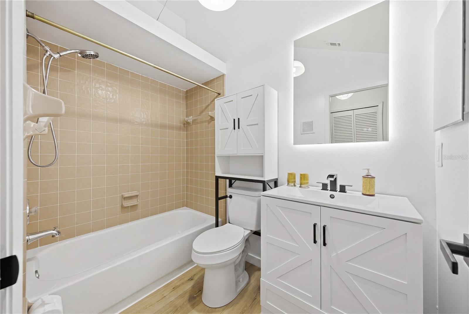 RAINTREE VILLAGE CONDO N - Residential