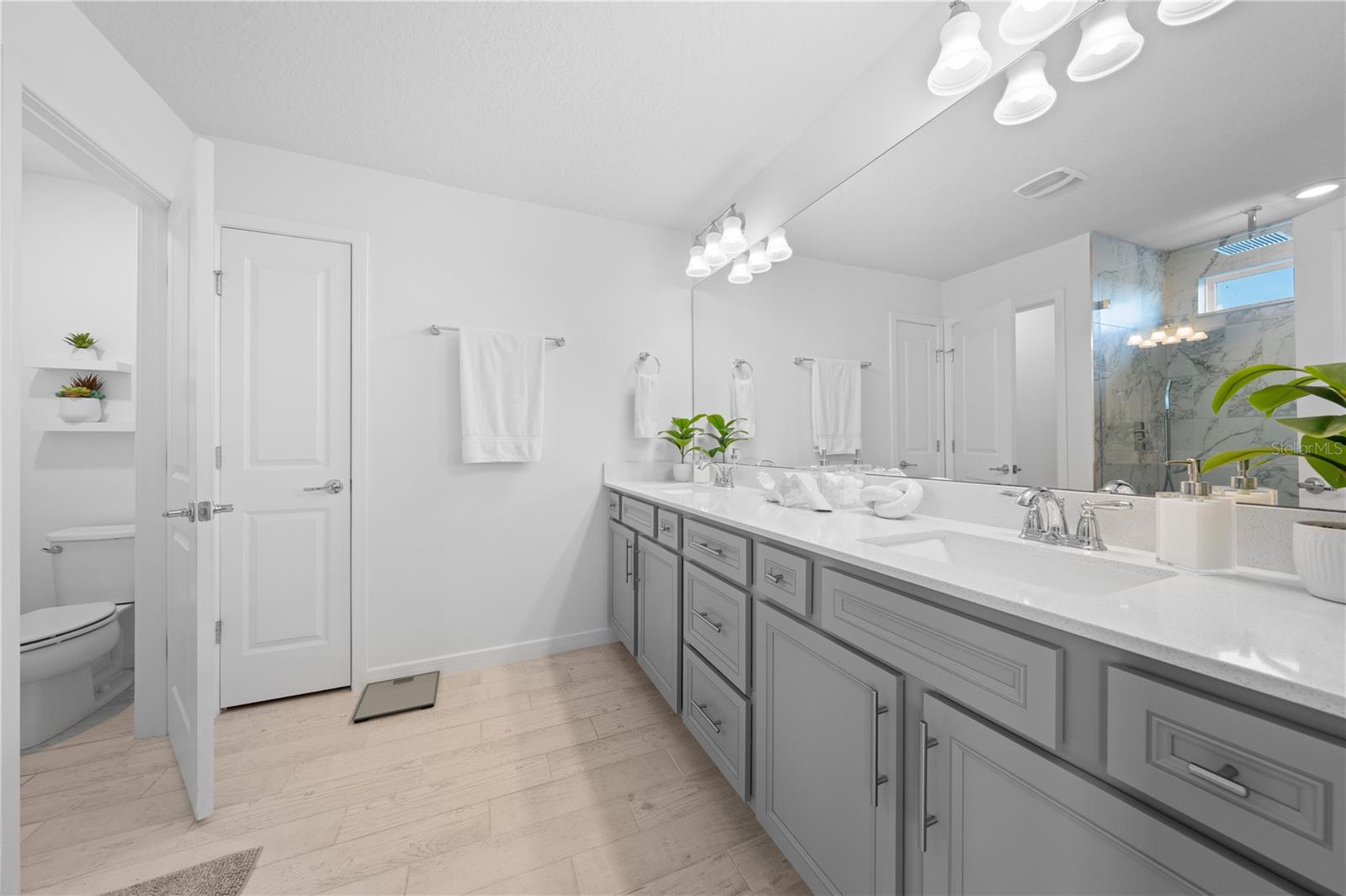 SPLIT OAK RESERVE - Residential