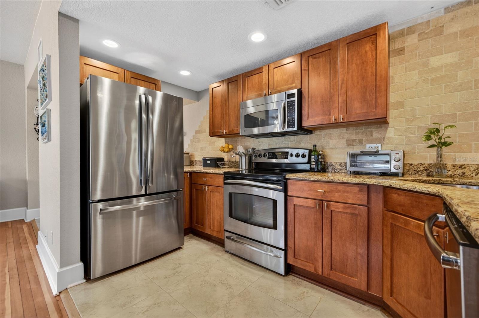 HEGRADO CONDO - Residential