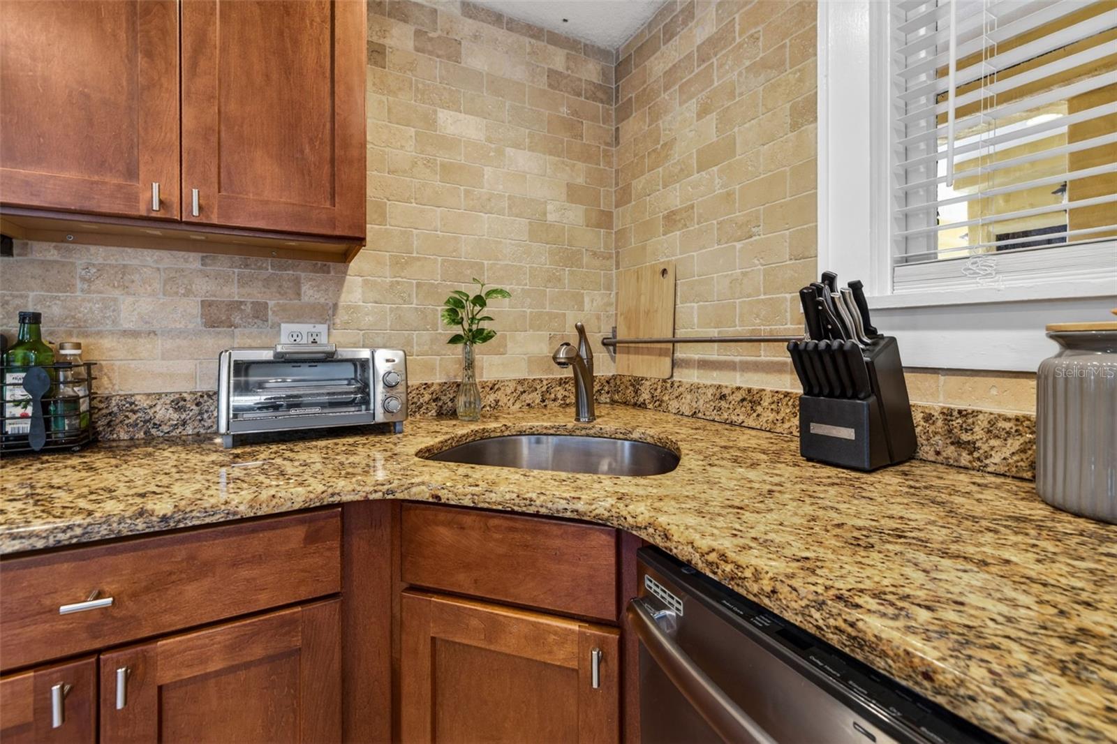 HEGRADO CONDO - Residential