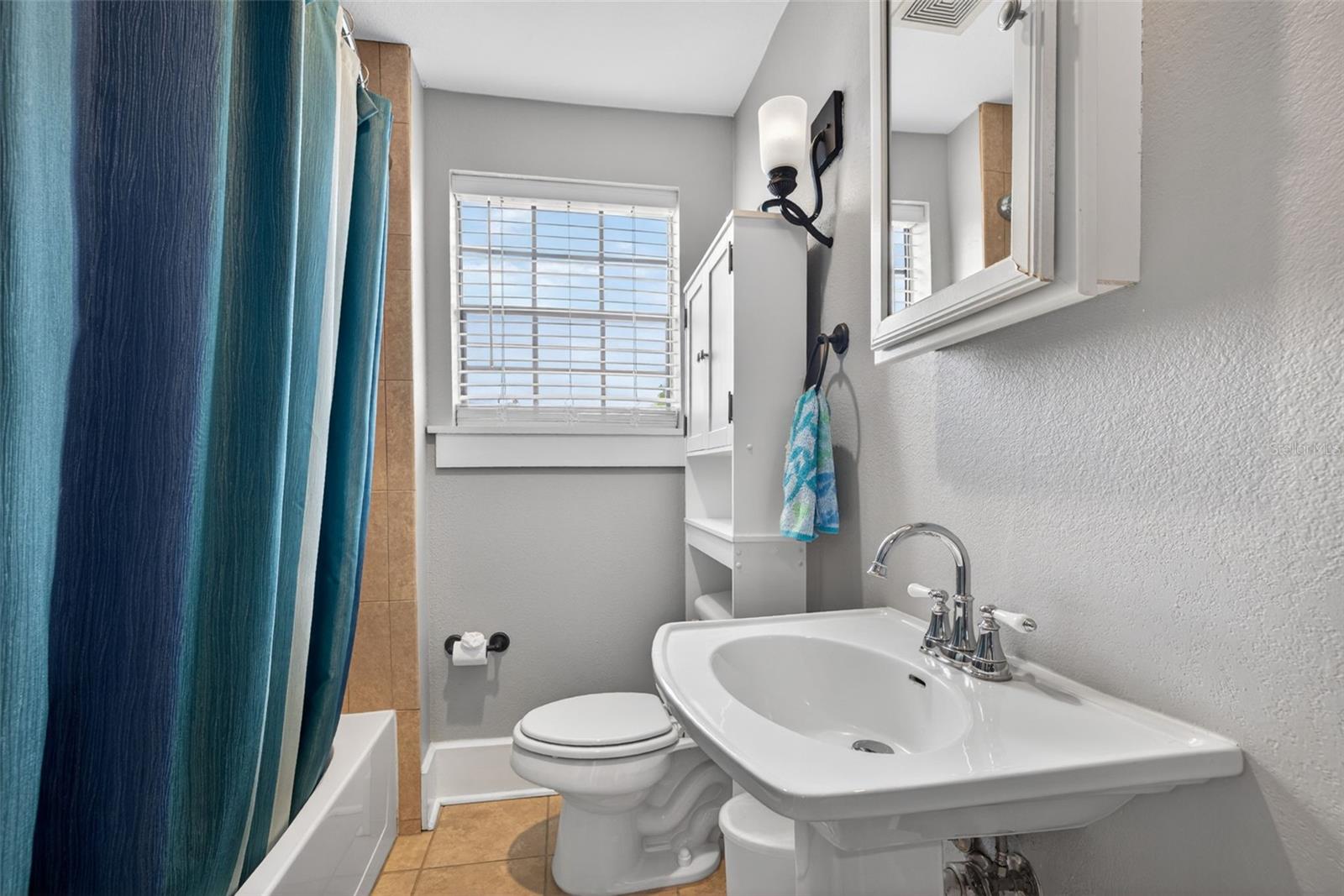 HEGRADO CONDO - Residential