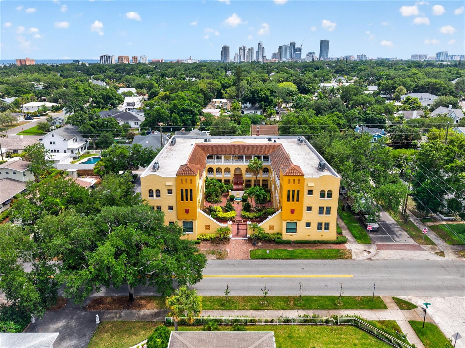 HEGRADO CONDO - Residential
