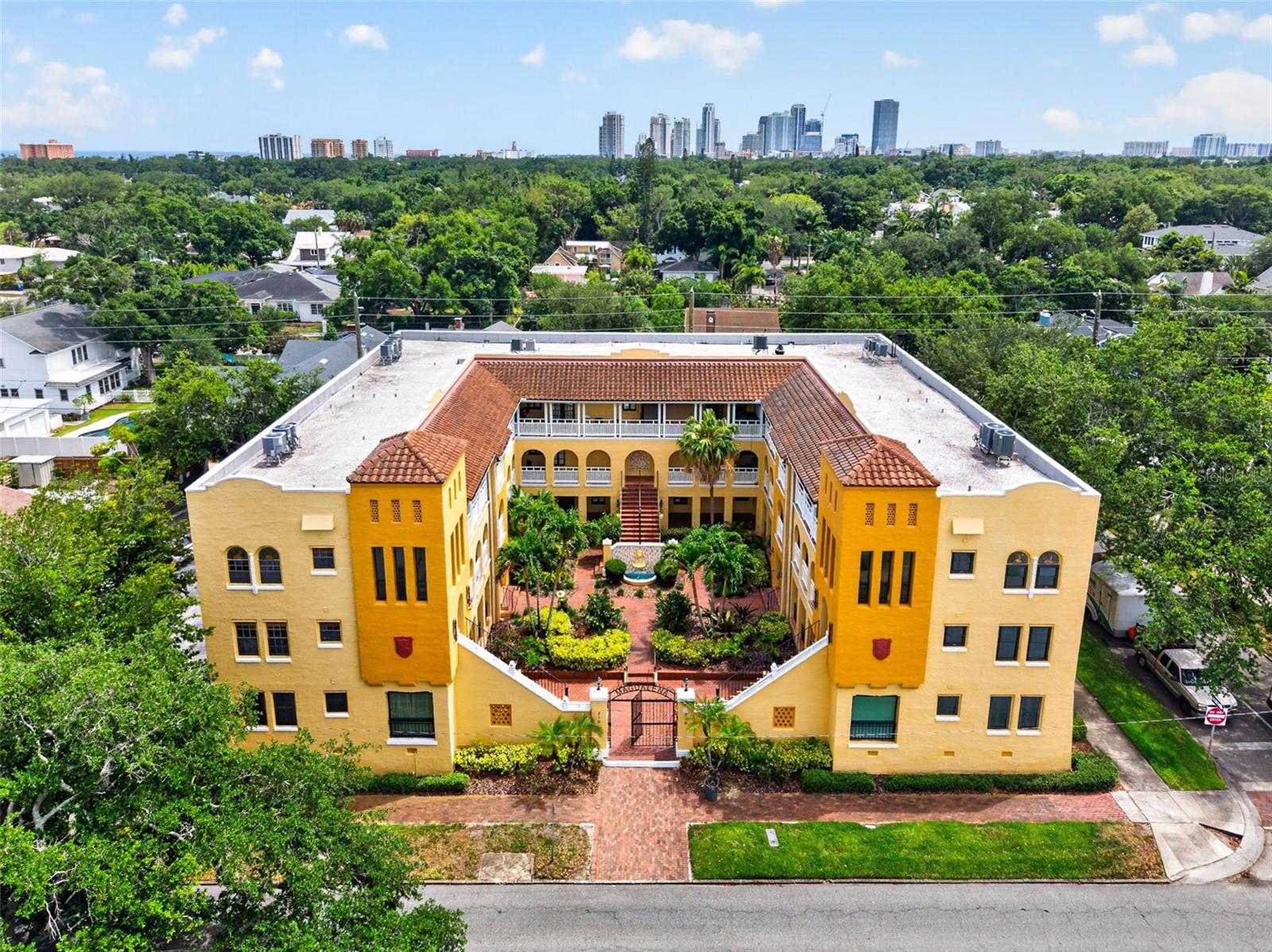 HEGRADO CONDO - Residential
