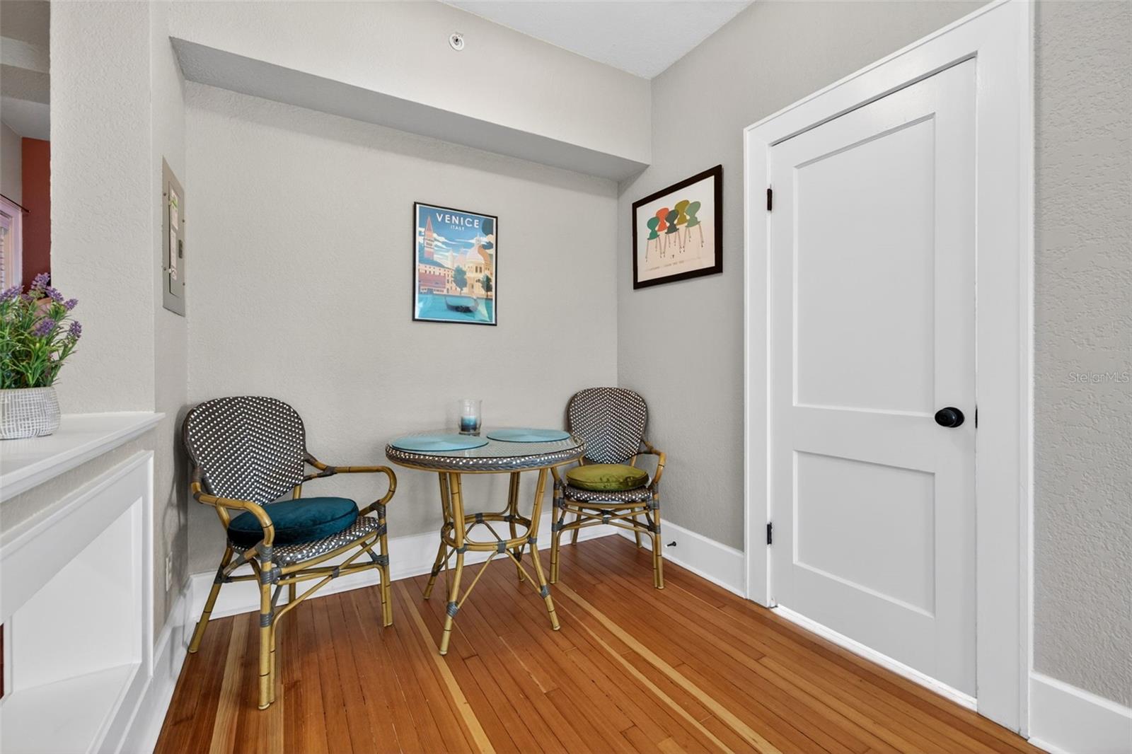 HEGRADO CONDO - Residential