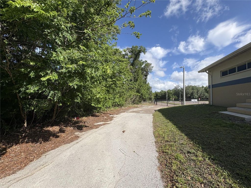 Photo of 14527 13th Street, Dade City, FL 33523 (MLS # TB8498105)