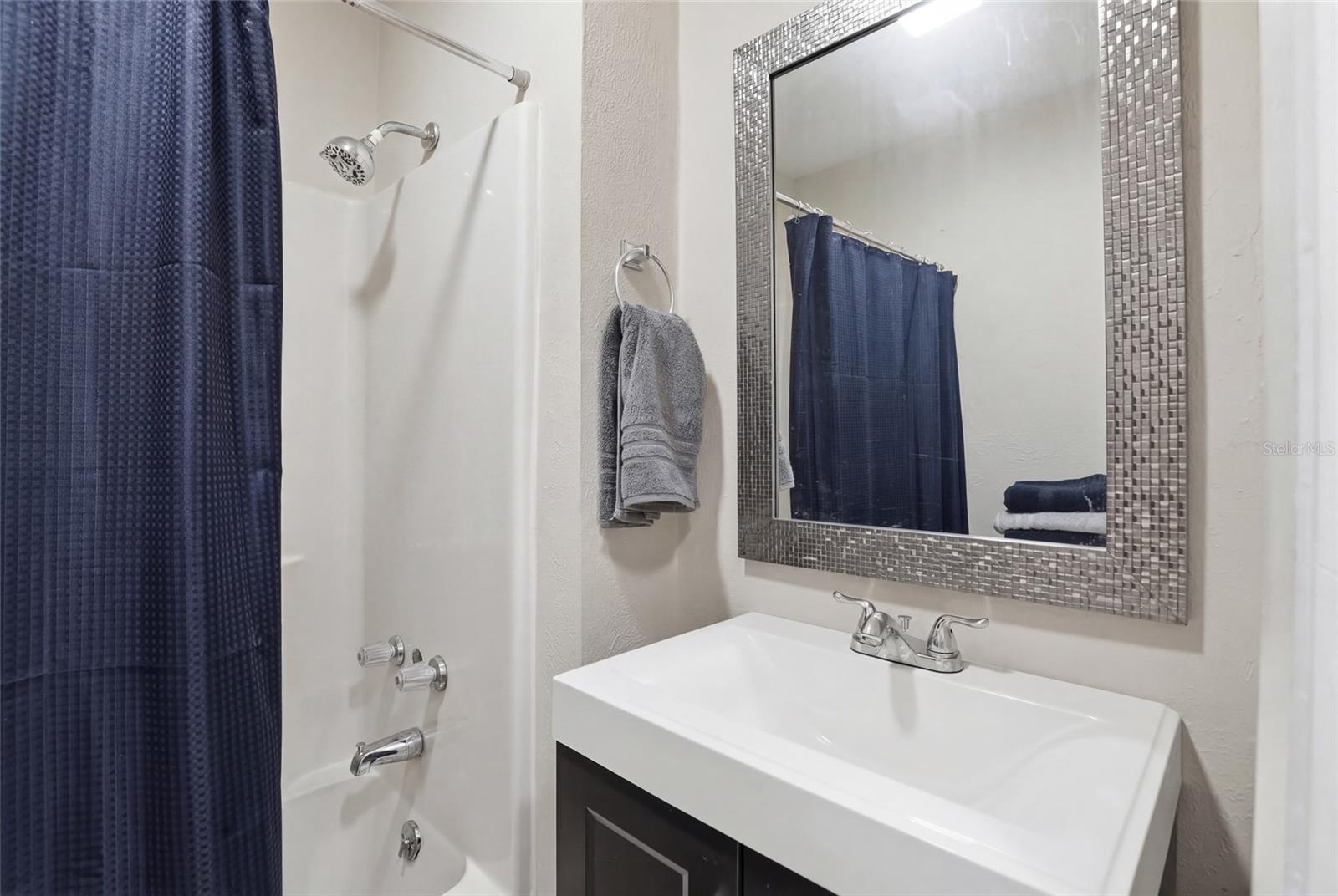 RENEWOOD - Residential