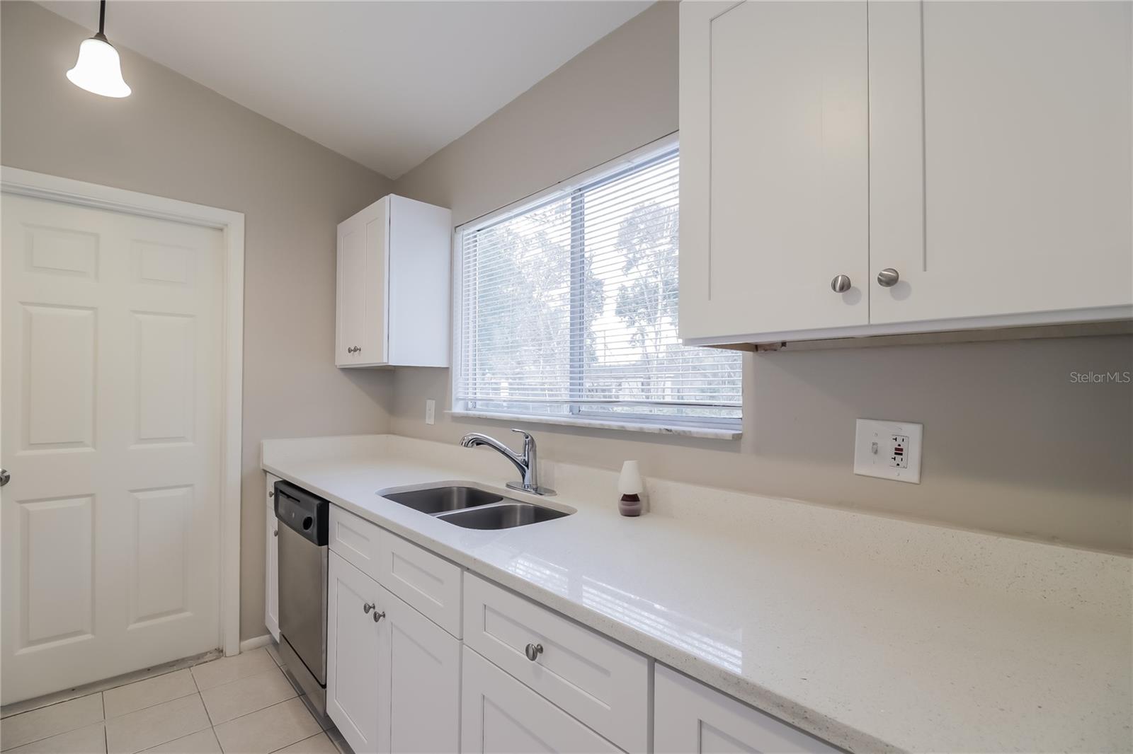 HIAWASSEE HILLS - Residential Lease