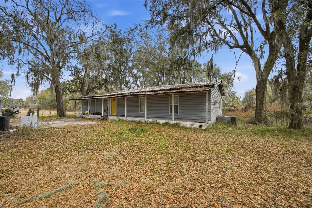 Photo of 1823 Welcome Road, Lithia, FL 33547 (MLS # TB8471346)