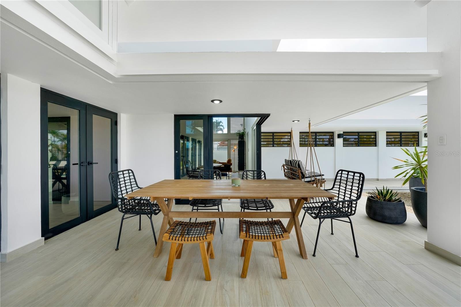 VISTAMAR MARINA EAST - Residential