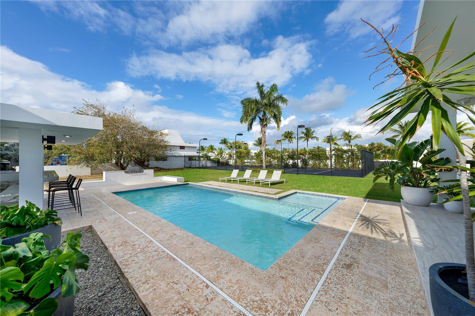 VISTAMAR MARINA EAST - Residential