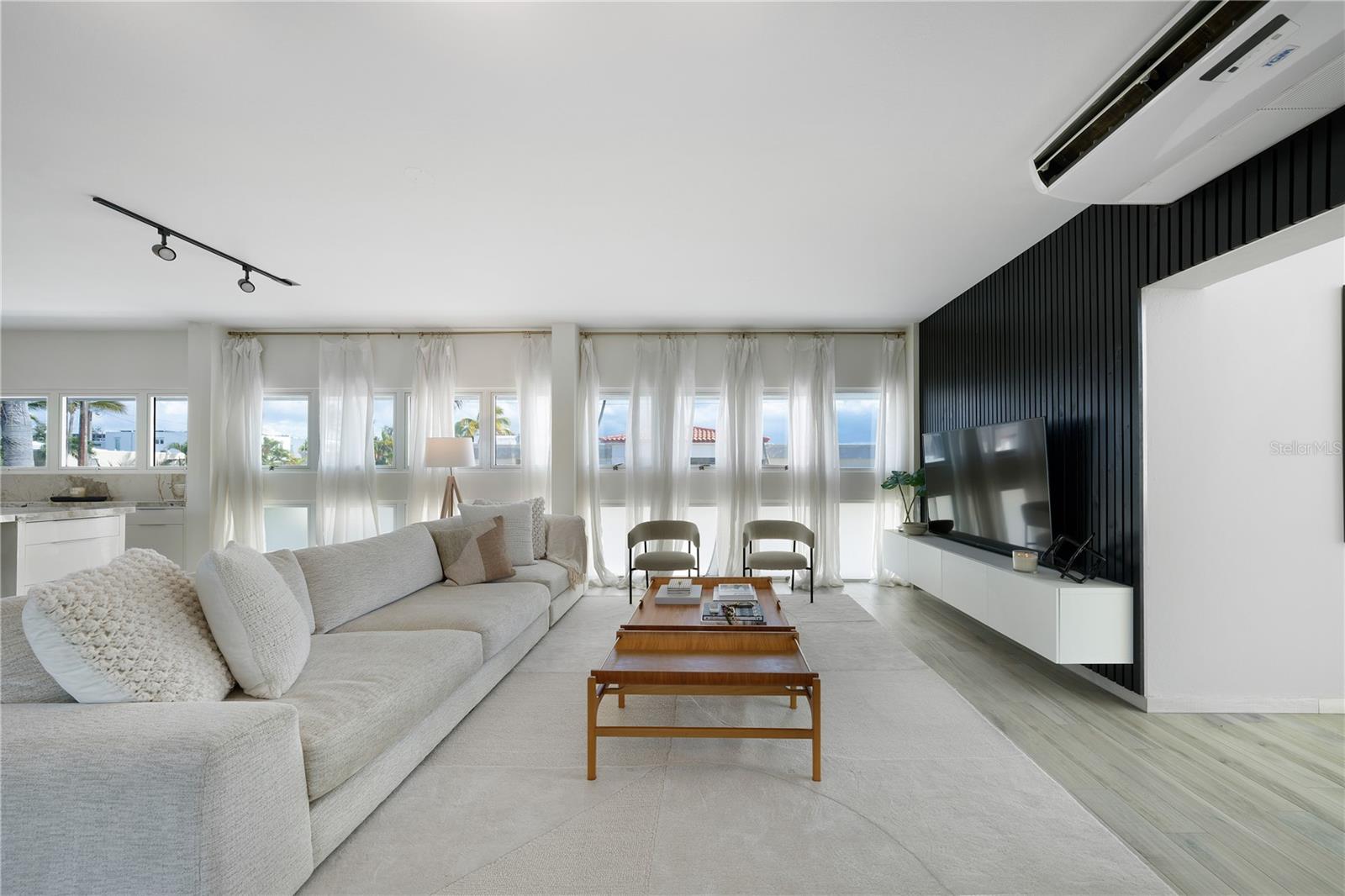 VISTAMAR MARINA EAST - Residential