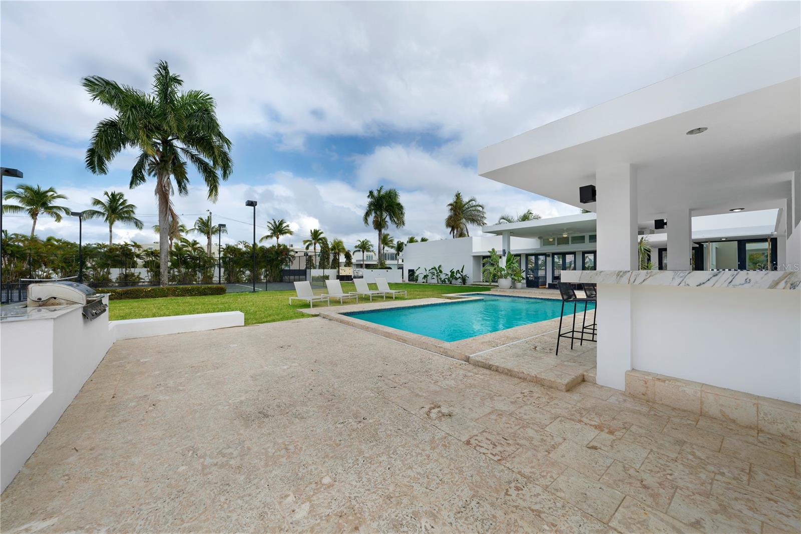 VISTAMAR MARINA EAST - Residential