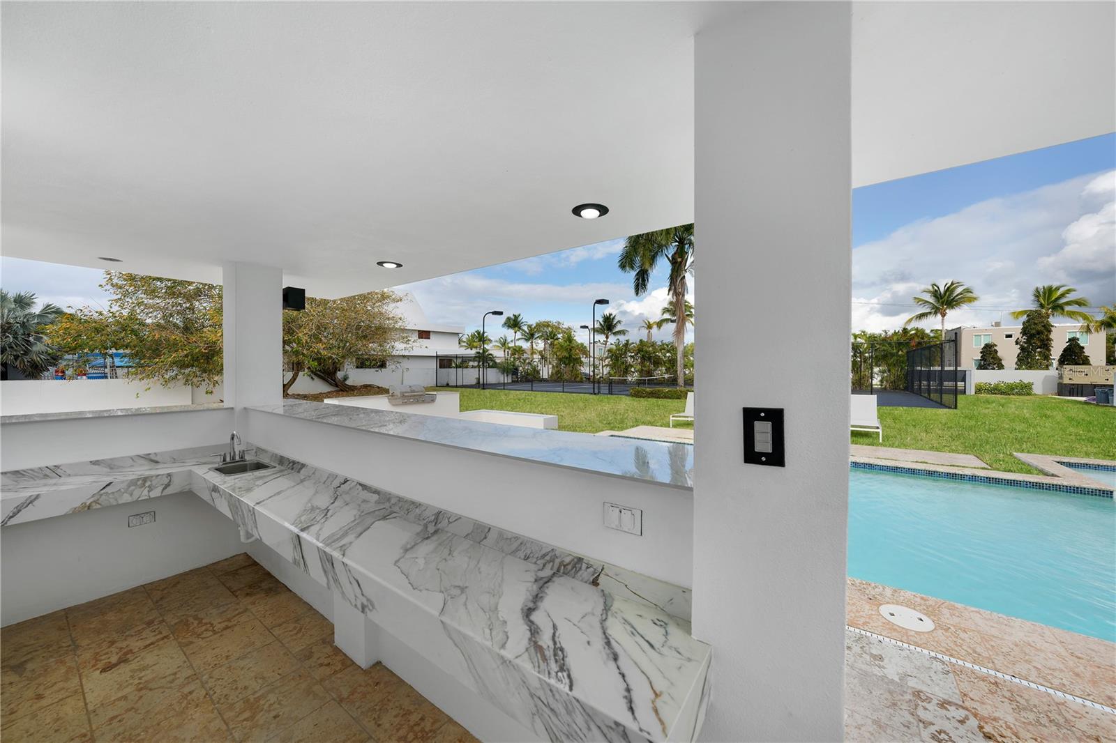 VISTAMAR MARINA EAST - Residential