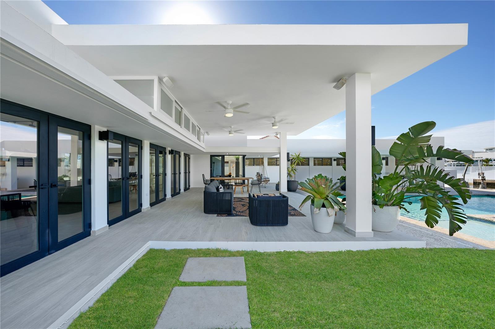 VISTAMAR MARINA EAST - Residential