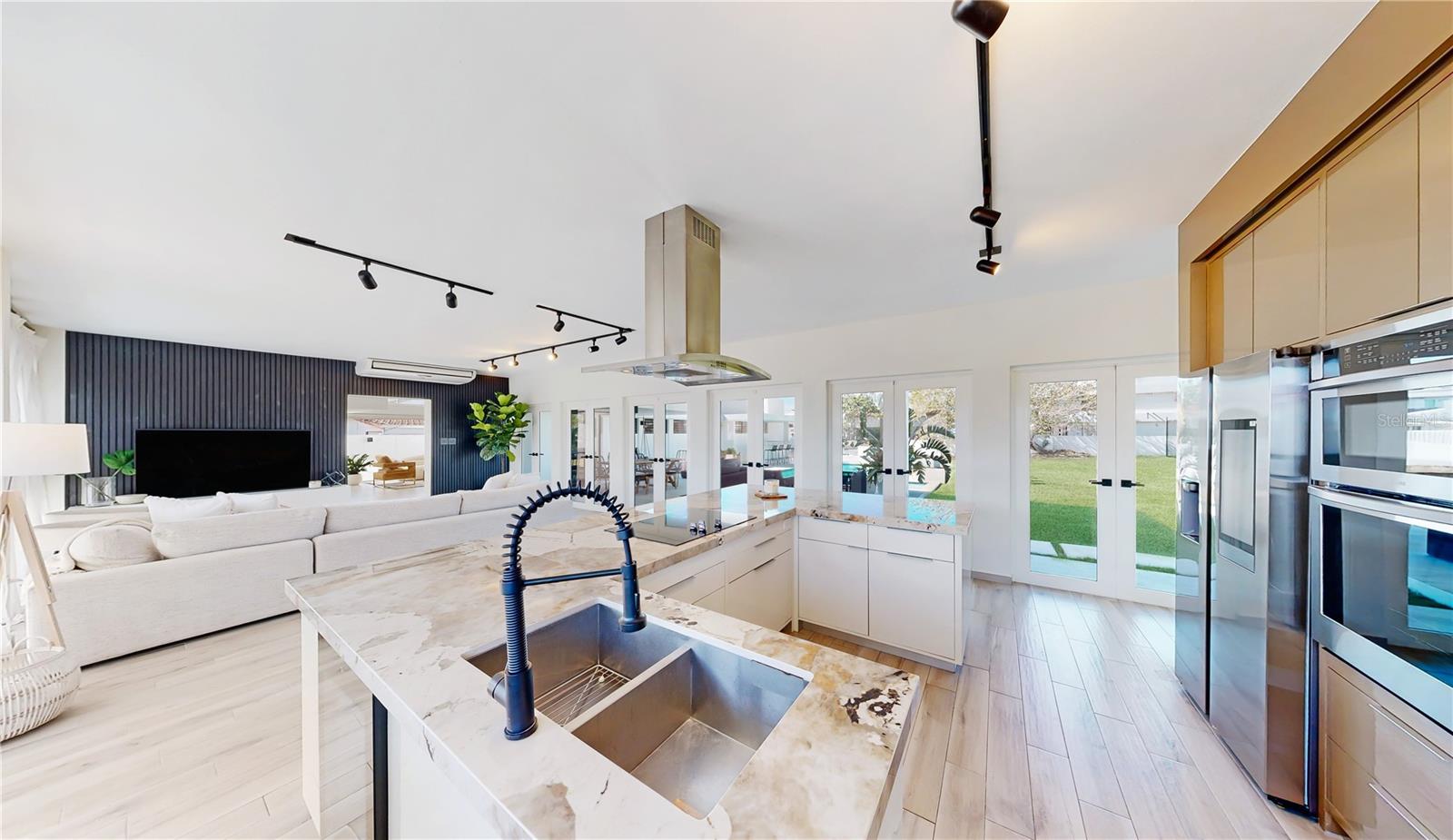 VISTAMAR MARINA EAST - Residential