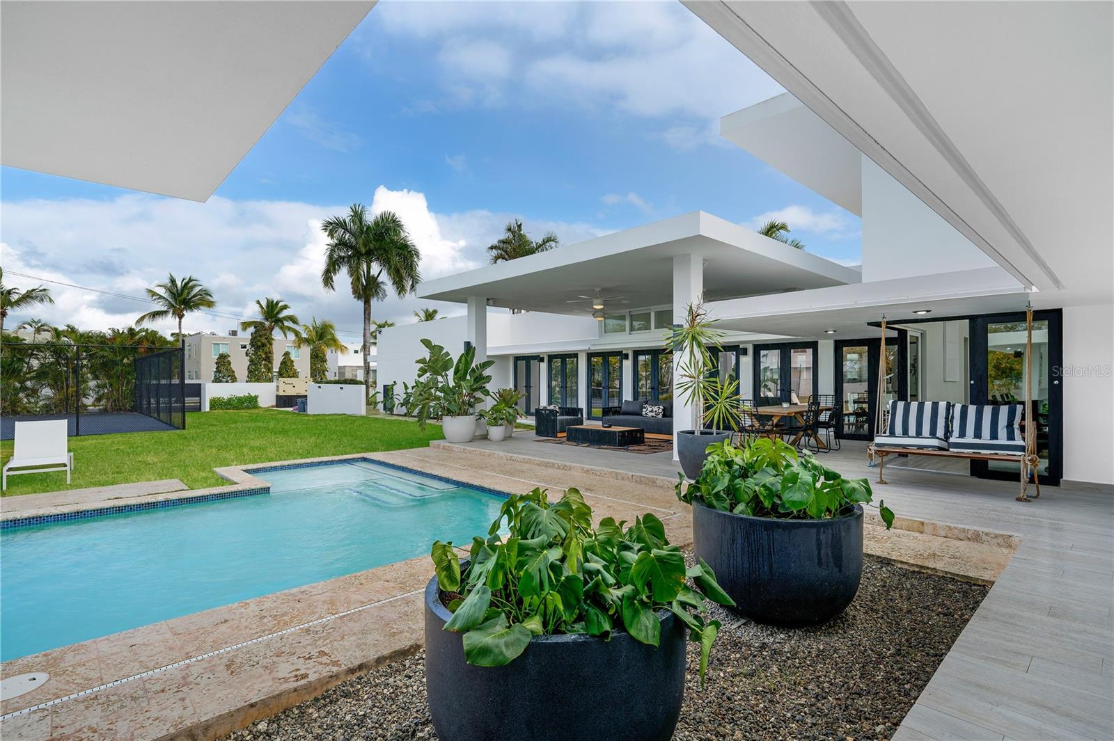 VISTAMAR MARINA EAST - Residential