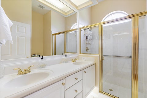 Tiny photo for 34021 Park Lane, Leesburg, FL 34788 (MLS # G5114888)
