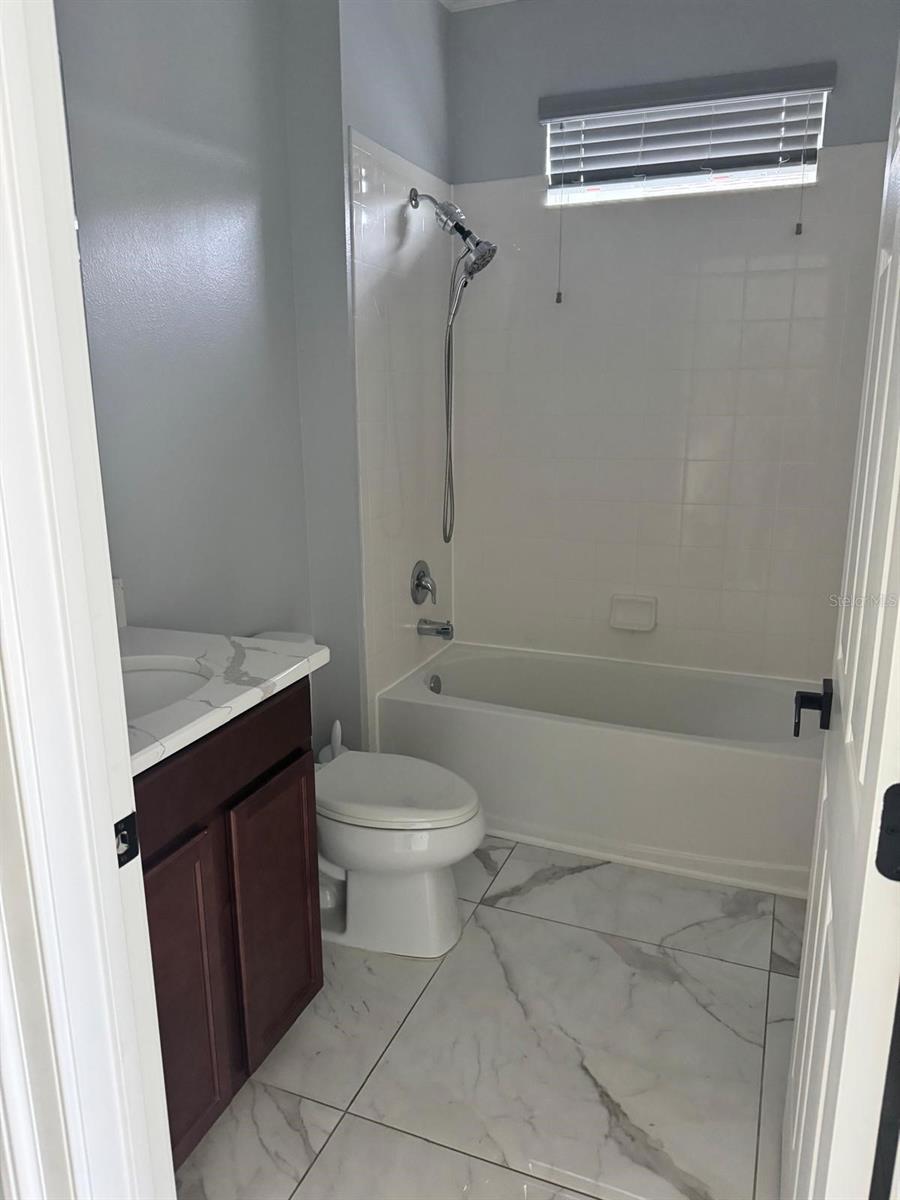 EAGLE POINTE PH III SUB - Residential Lease