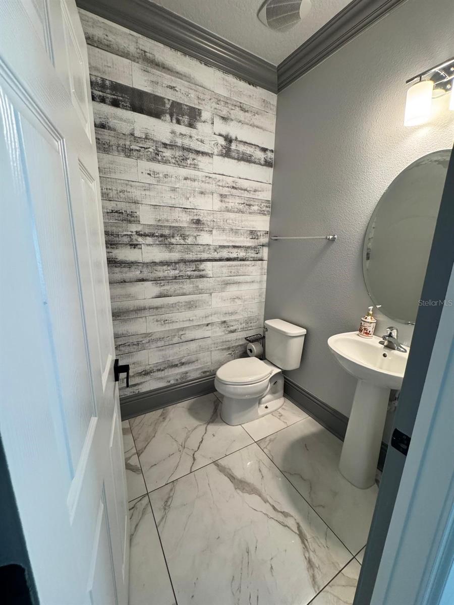 EAGLE POINTE PH III SUB - Residential Lease