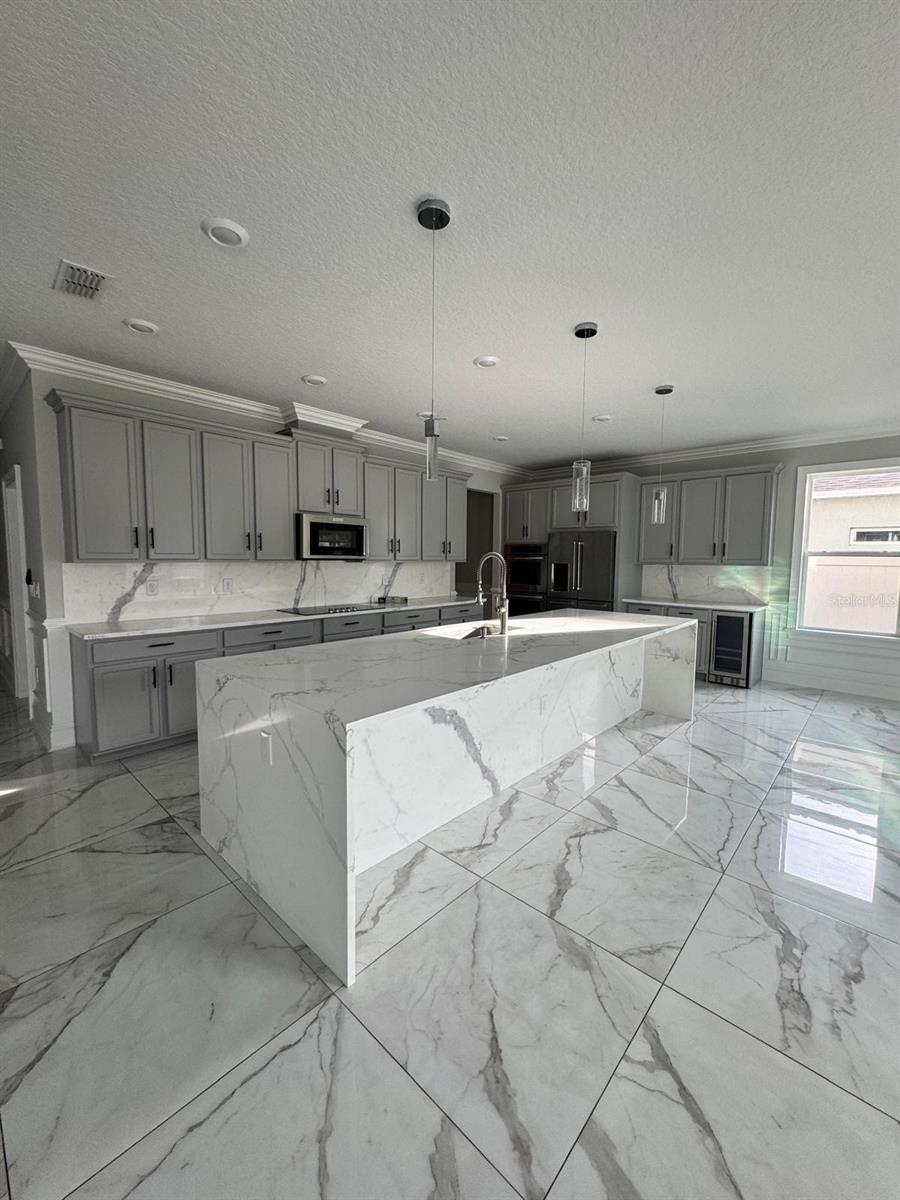 EAGLE POINTE PH III SUB - Residential Lease