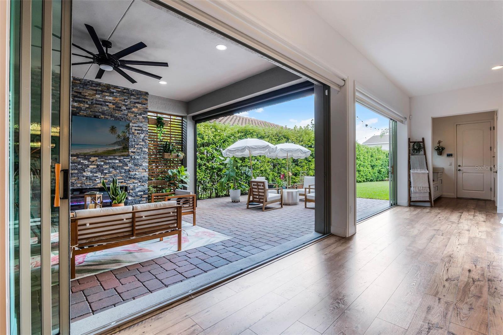 10254 BEECHWOOD LANE