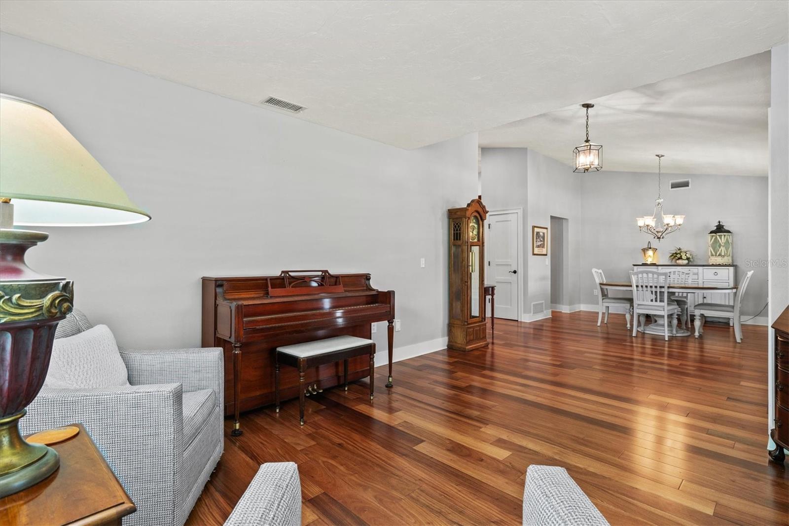 DUQUOIN HEIGHTS - Residential