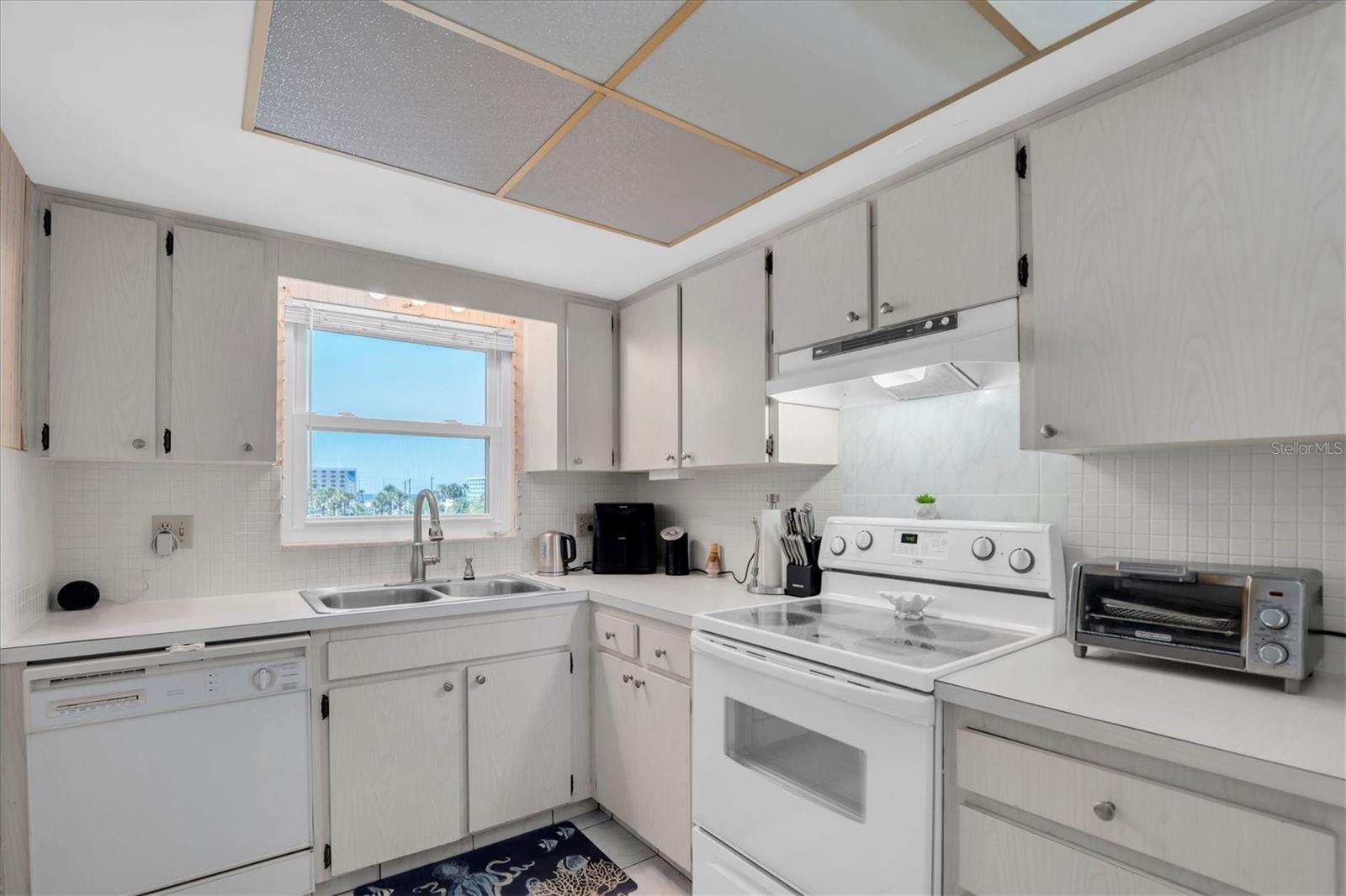 REGENCY WEST APTS CONDO - Residential Lease