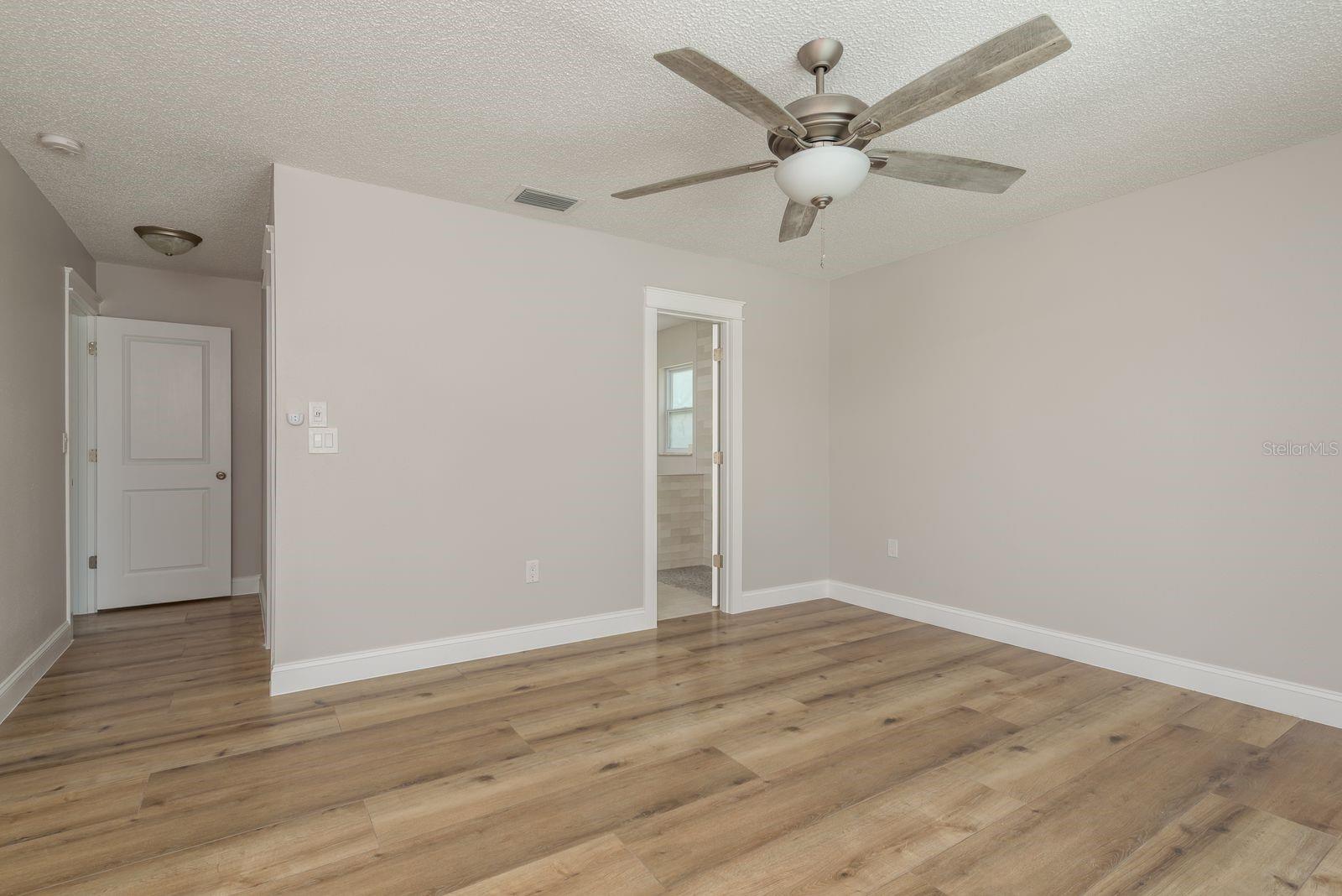 GULF HARBORS WOODLAN - Residential Lease