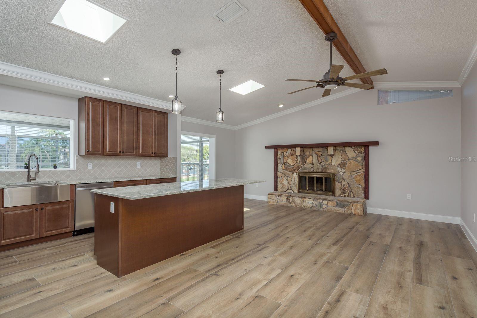 GULF HARBORS WOODLAN - Residential Lease