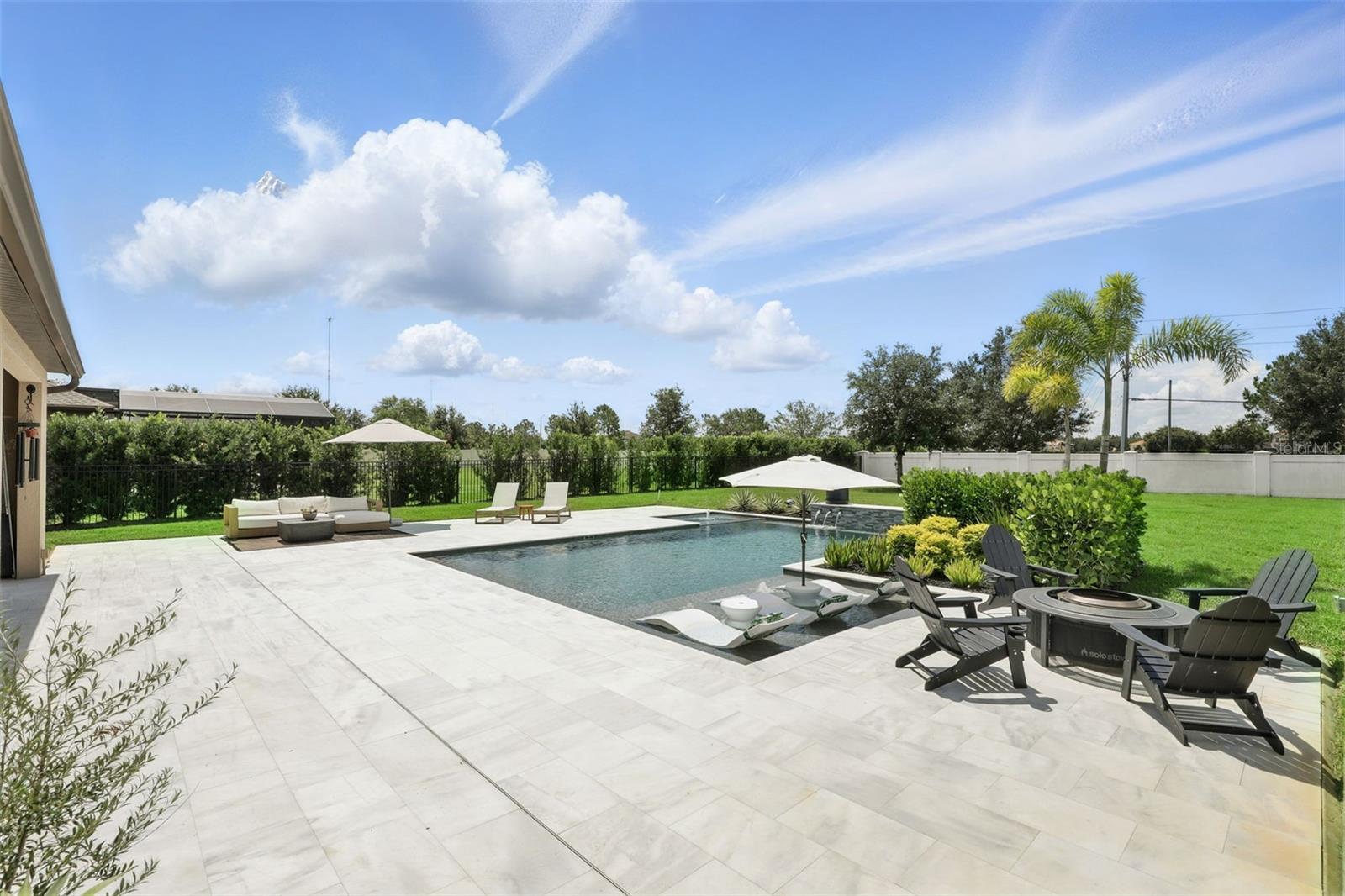 2118 WHITING TRAIL