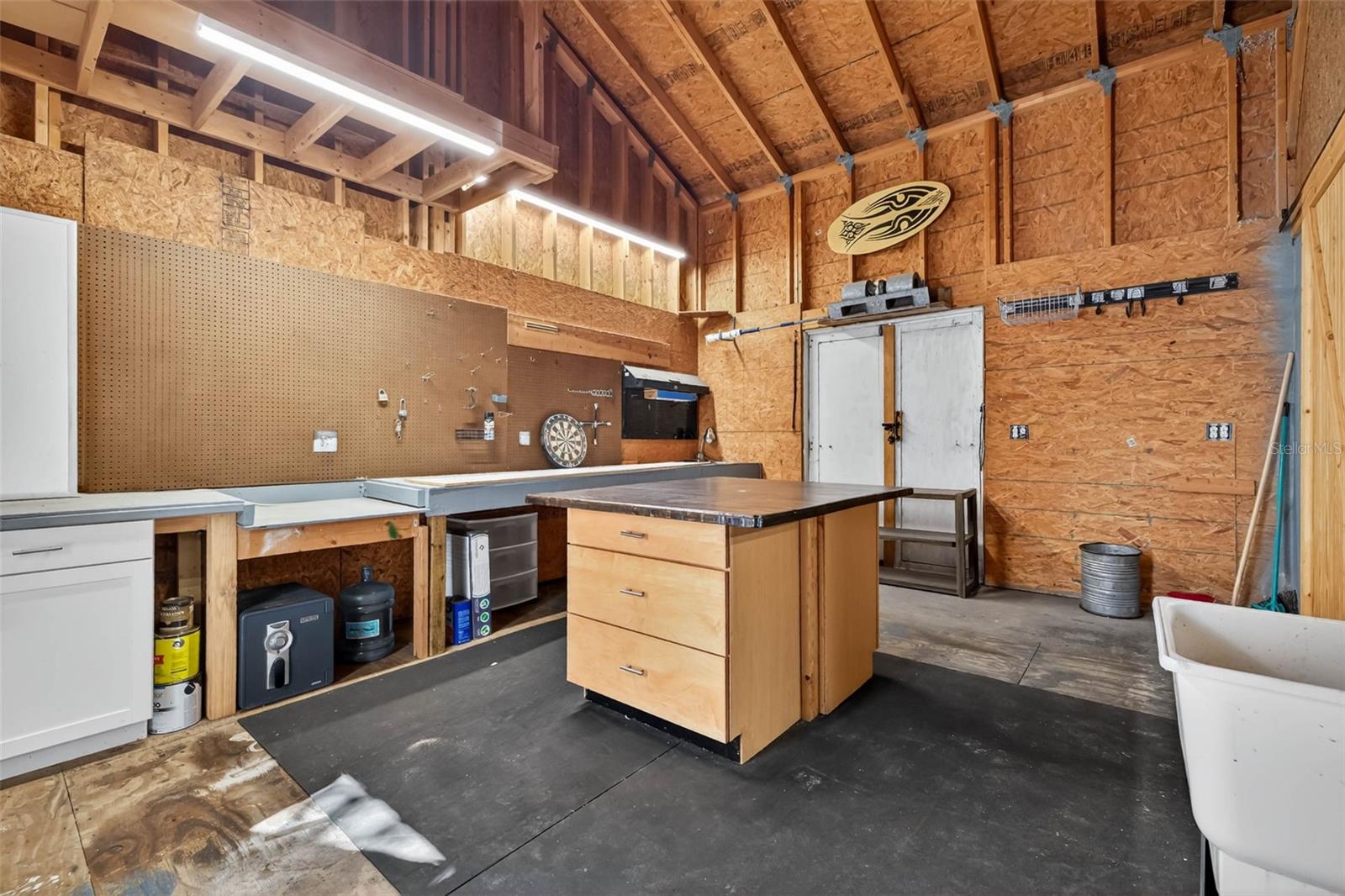 COUNTRY BROOKE ESTATES - Residential