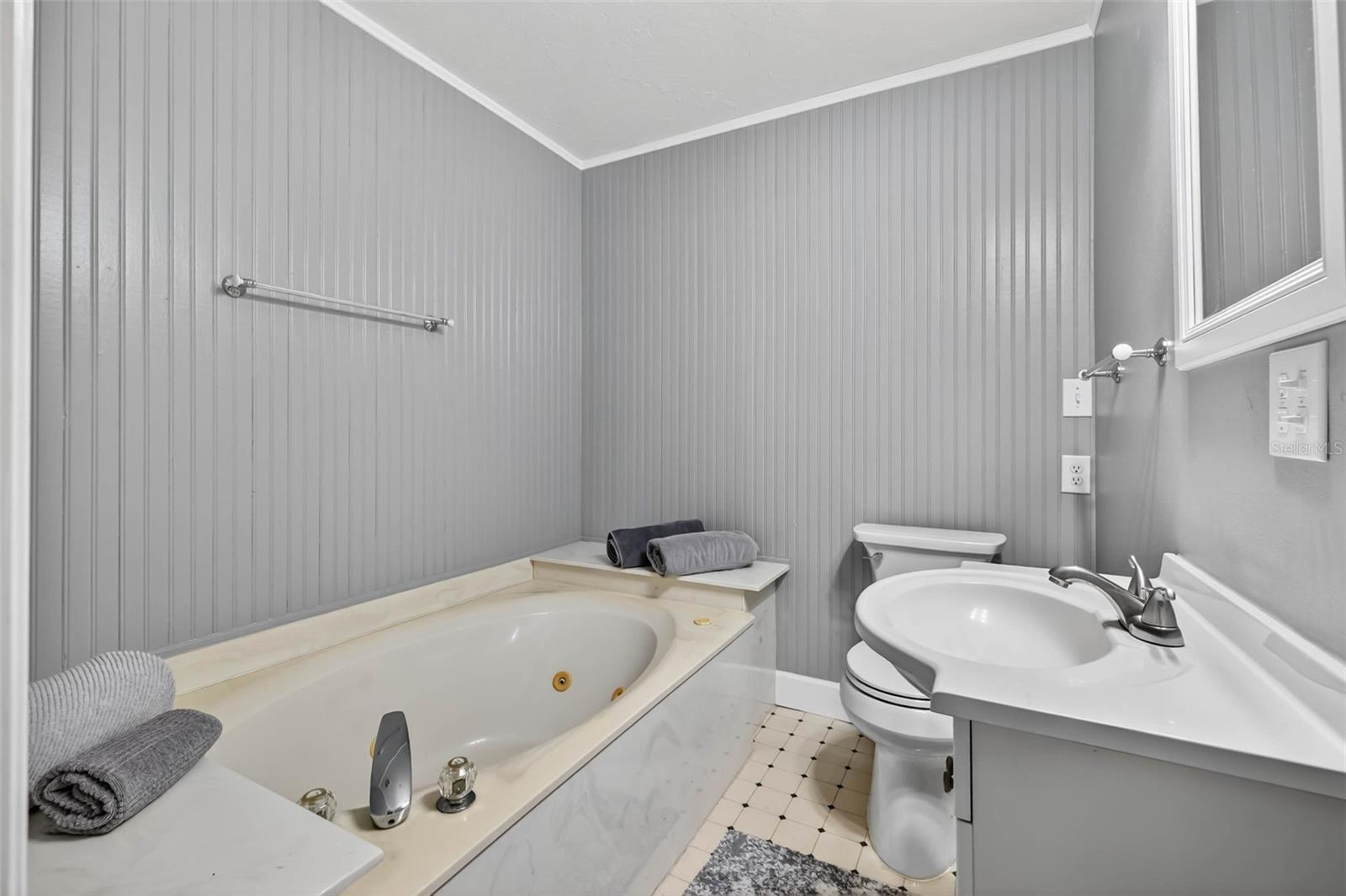 COUNTRY BROOKE ESTATES - Residential