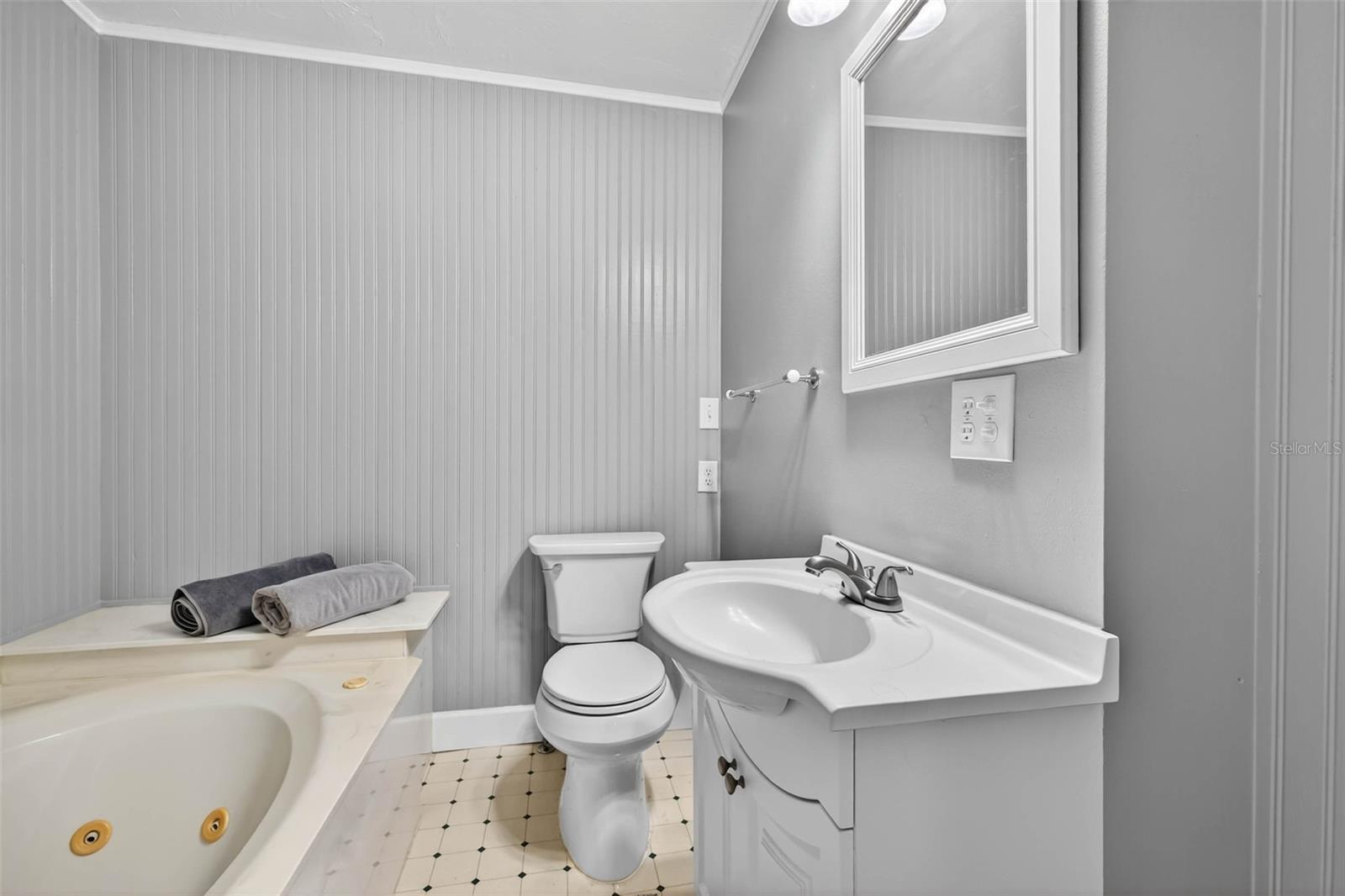 COUNTRY BROOKE ESTATES - Residential