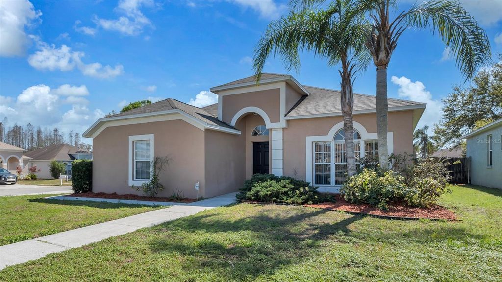 Photo of 10423 Glen Willow Lane, Tampa, FL 33647 (MLS # TB8356265)