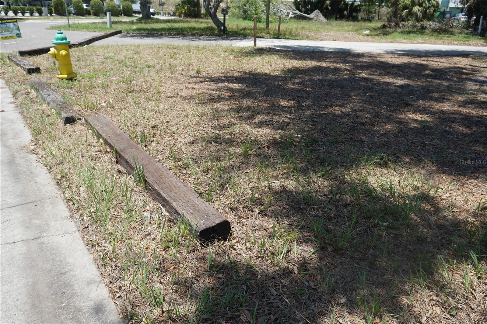 GANBRIDGE HUB - Land