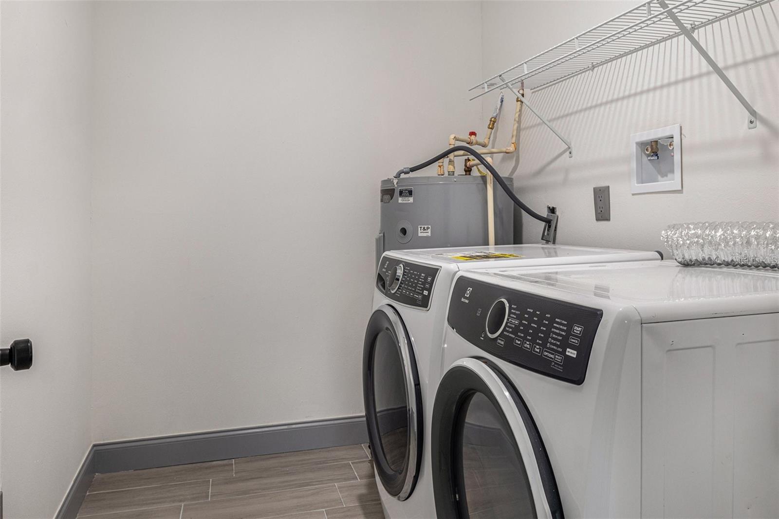 FLOMERFELTS SUB - Residential