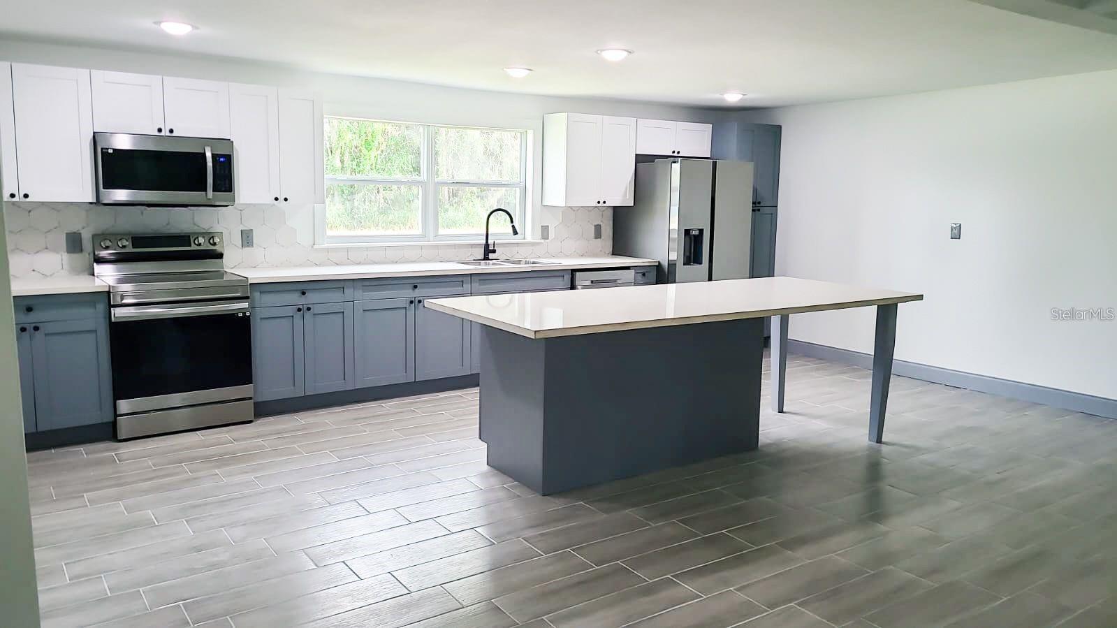 FLOMERFELTS SUB - Residential