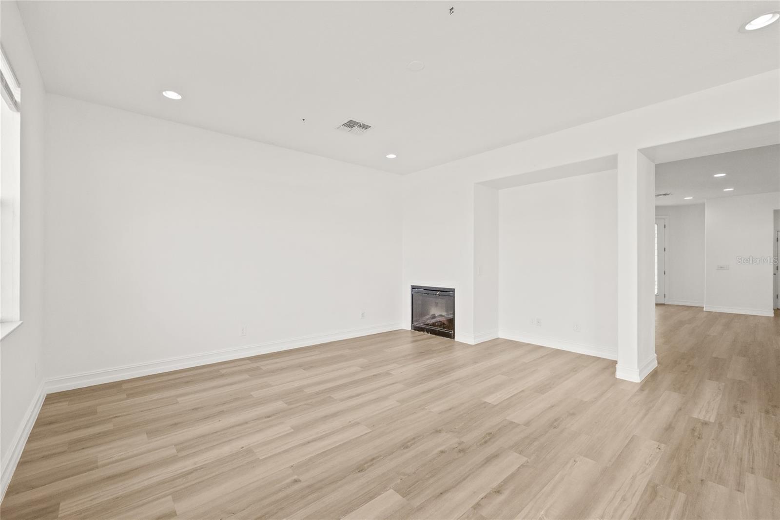 BALLANTRAE VILLAGES 3A & 3B - Residential Lease