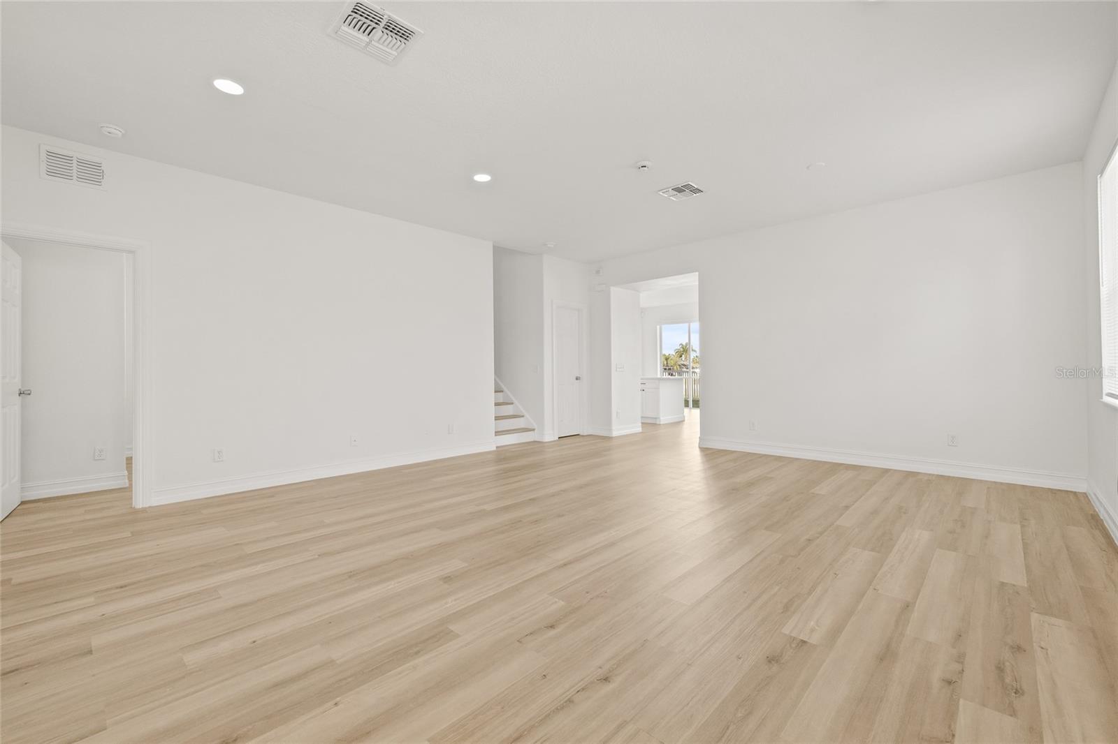 BALLANTRAE VILLAGES 3A & 3B - Residential Lease