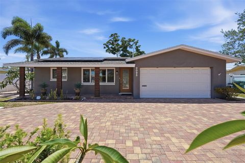 Photo of 2095 Dolphin Boulevard S, St Petersburg, FL 33707 (MLS # TB8508870)