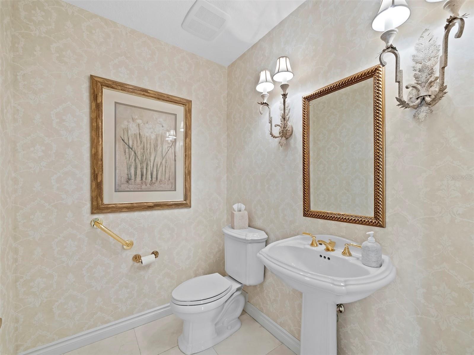 VIZCAYA AT LONGBOAT KEY PH 01 - Residential