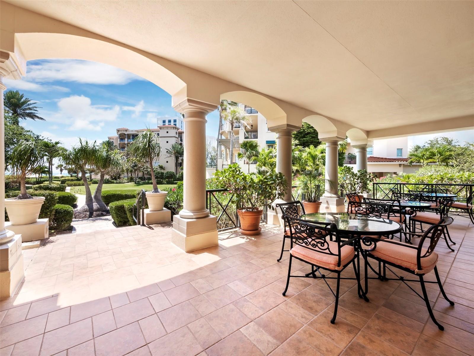 VIZCAYA AT LONGBOAT KEY PH 01 - Residential
