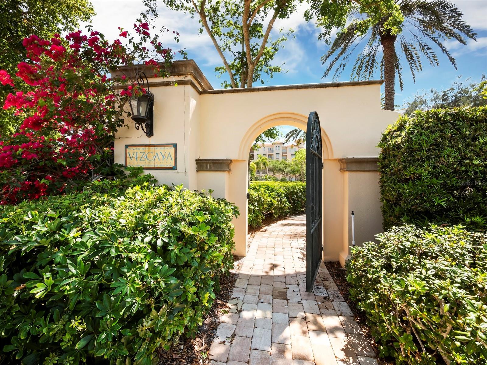 VIZCAYA AT LONGBOAT KEY PH 01 - Residential