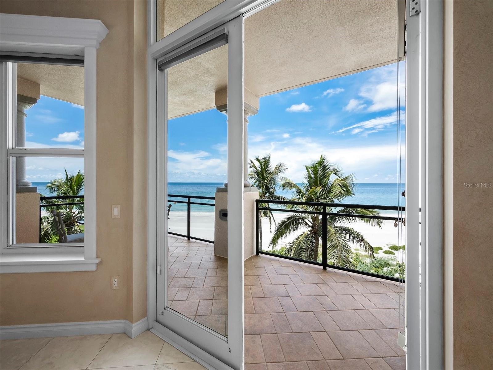 VIZCAYA AT LONGBOAT KEY PH 01 - Residential