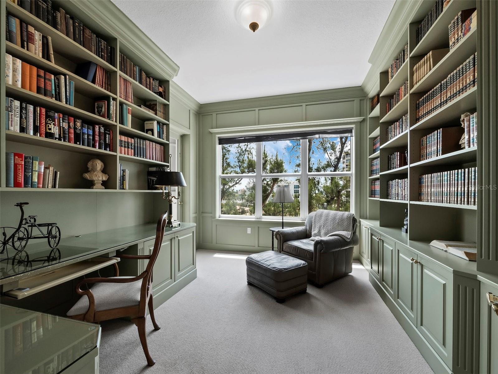 VIZCAYA AT LONGBOAT KEY PH 01 - Residential