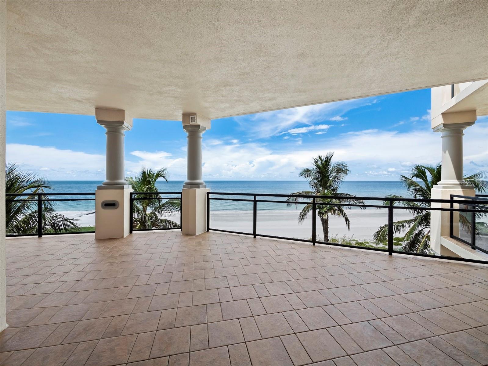 VIZCAYA AT LONGBOAT KEY PH 01 - Residential